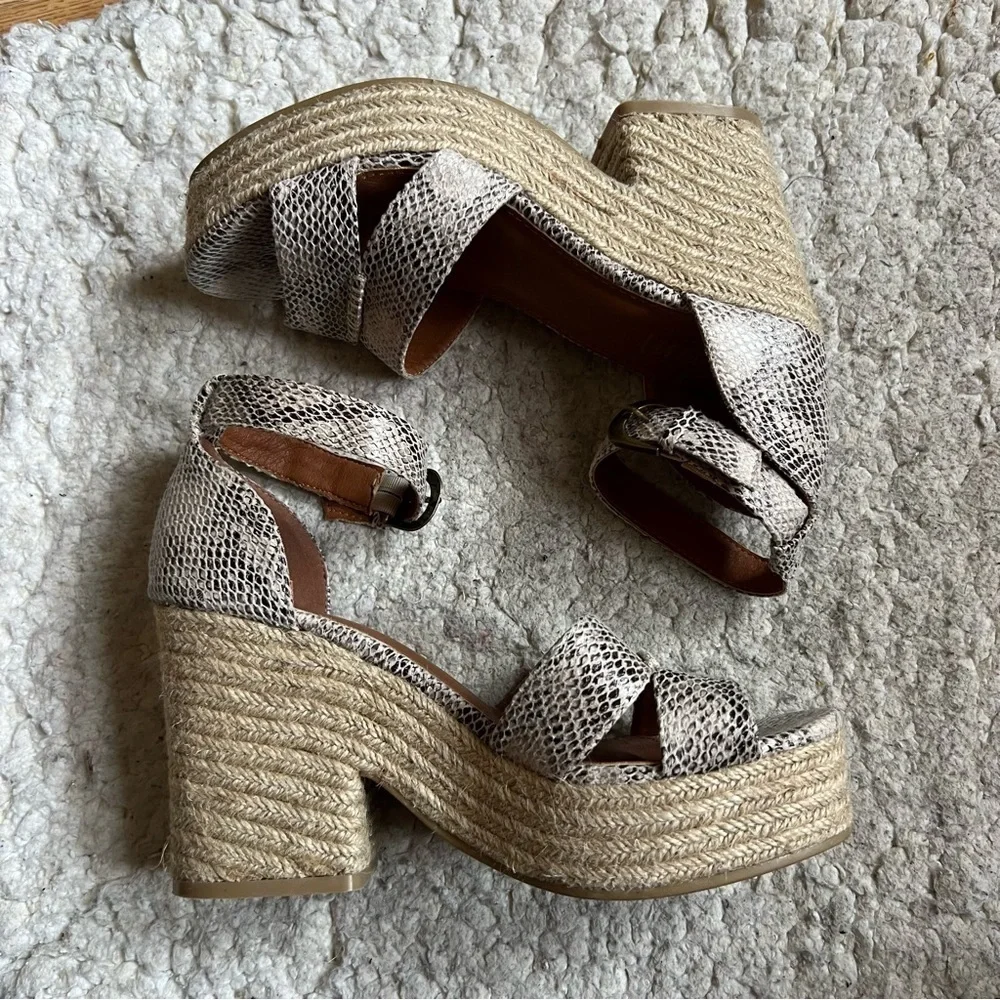 MiiM Lynn Snake Print Espadrille Sandals Size 7.5 Platform Block Heel Ankle